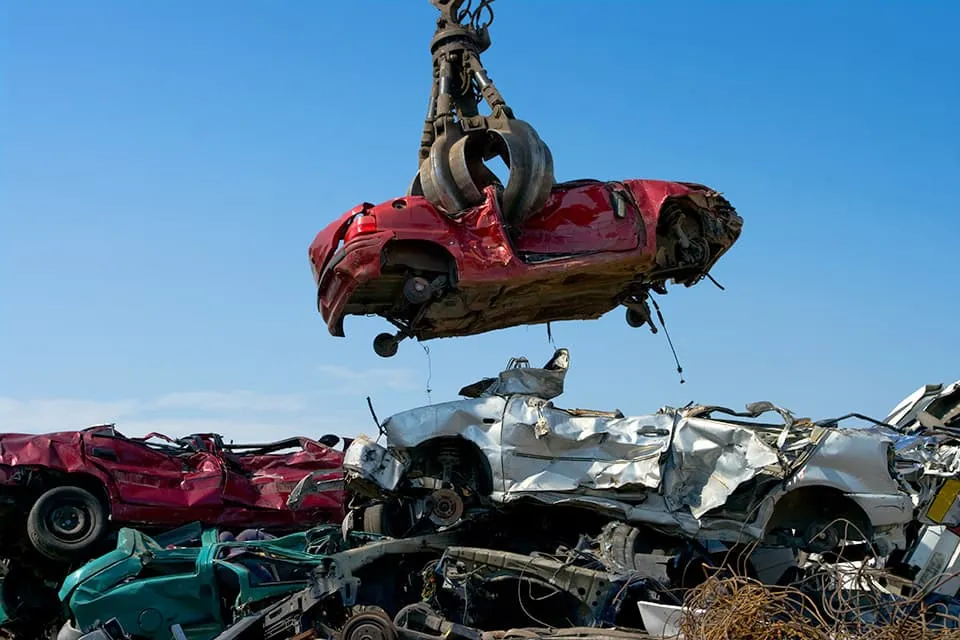 What are the Differences
                                 Between a Rebuilt and Salvage Title?
                            